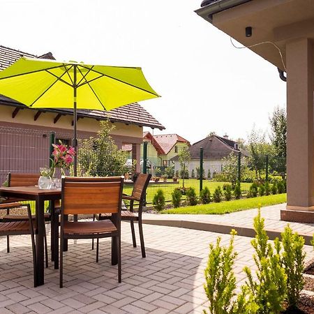 Elejan Apartment เบเชนยอวา ภายนอก รูปภาพ