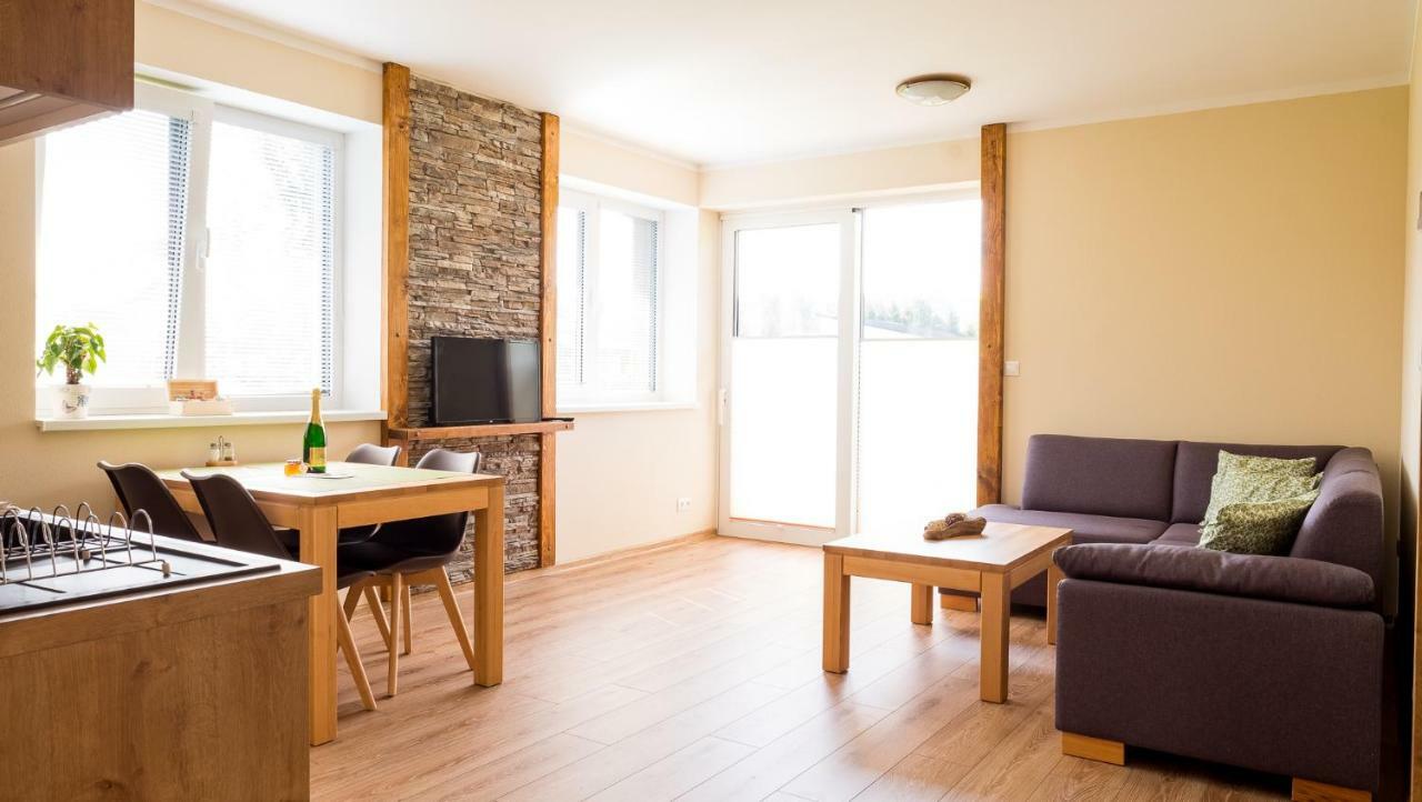 Elejan Apartment เบเชนยอวา ภายนอก รูปภาพ