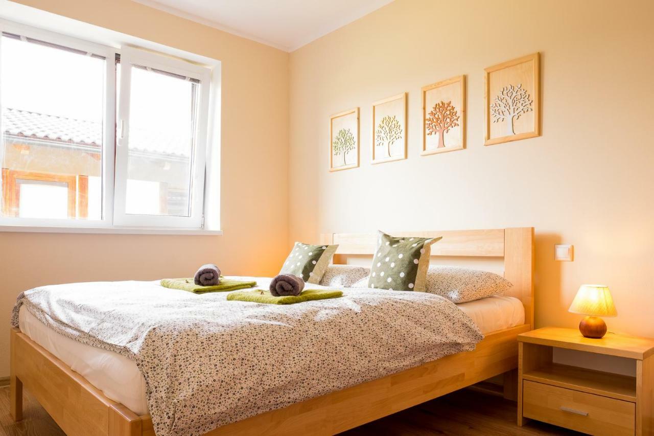 Elejan Apartment เบเชนยอวา ภายนอก รูปภาพ