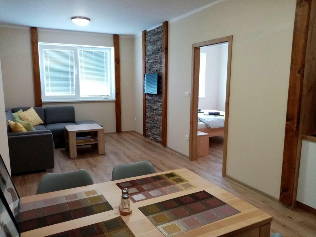 Elejan Apartment เบเชนยอวา ภายนอก รูปภาพ