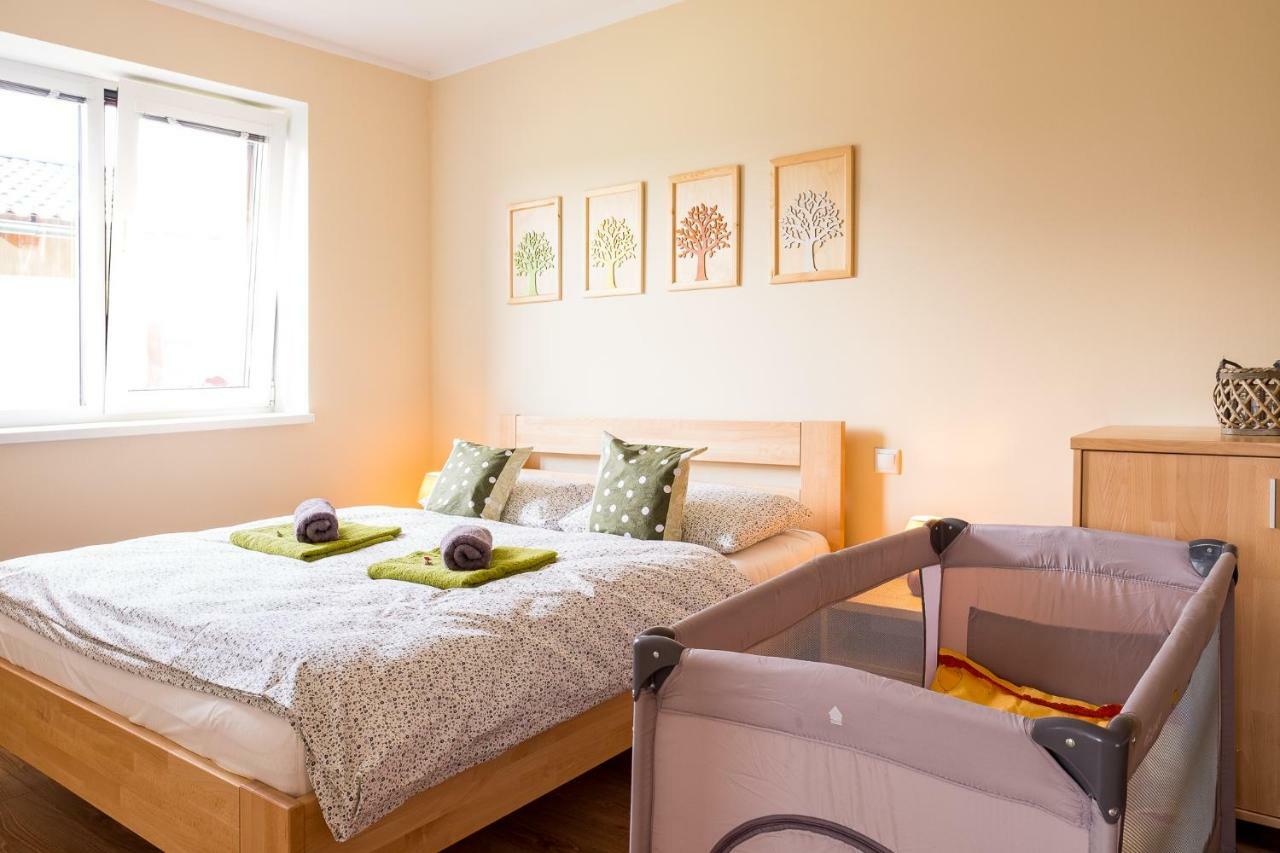 Elejan Apartment เบเชนยอวา ภายนอก รูปภาพ