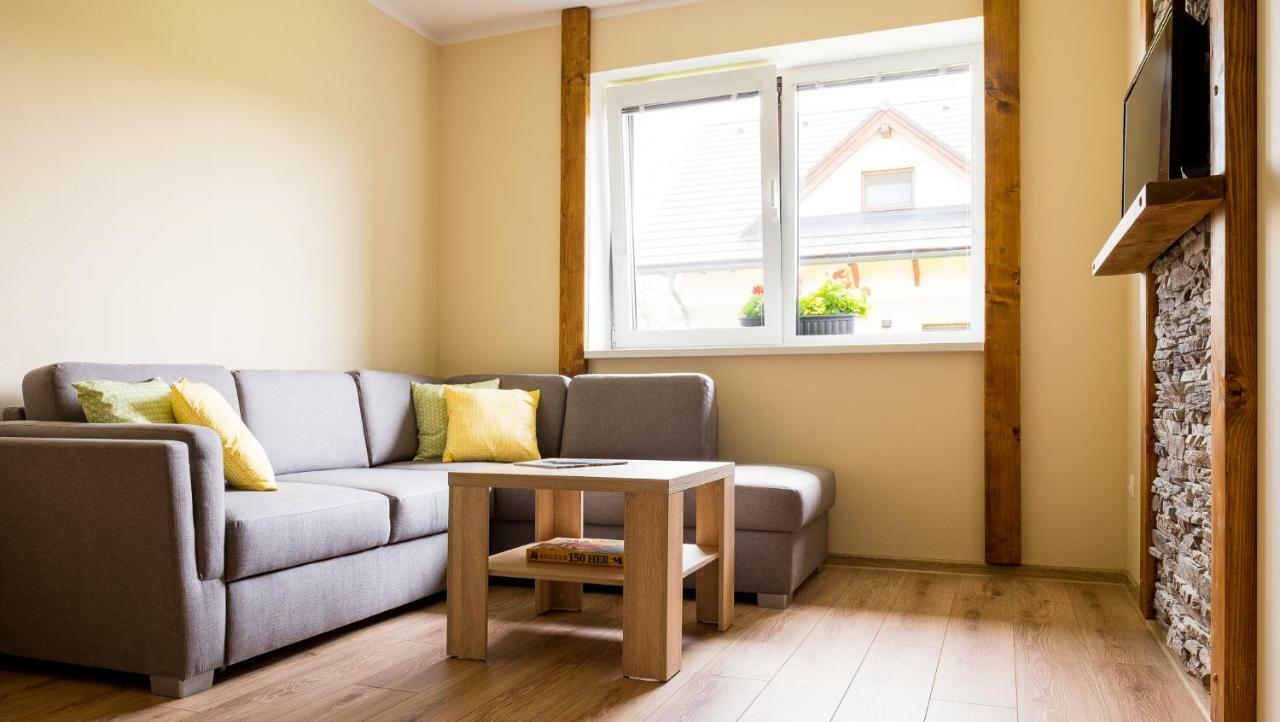 Elejan Apartment เบเชนยอวา ภายนอก รูปภาพ