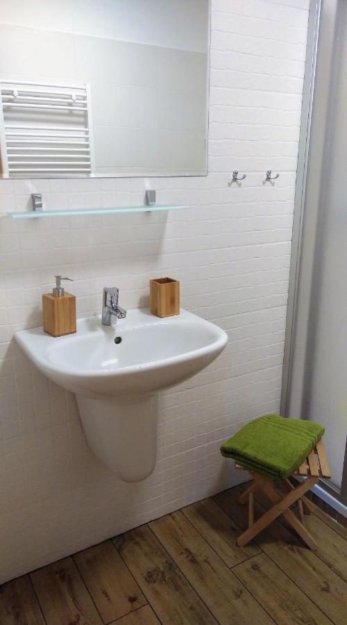 Elejan Apartment เบเชนยอวา ภายนอก รูปภาพ