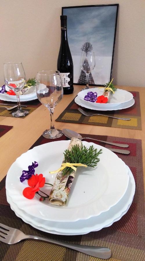 Elejan Apartment เบเชนยอวา ภายนอก รูปภาพ