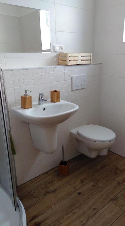 Elejan Apartment เบเชนยอวา ภายนอก รูปภาพ