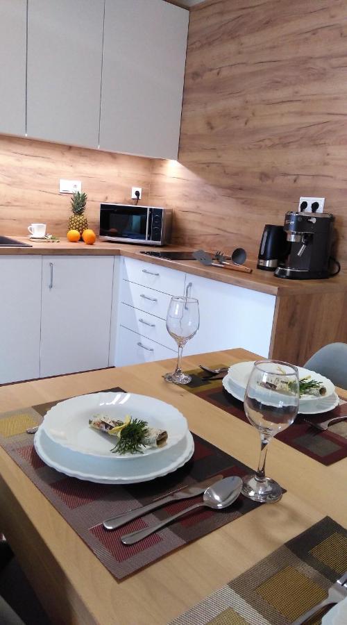 Elejan Apartment เบเชนยอวา ภายนอก รูปภาพ