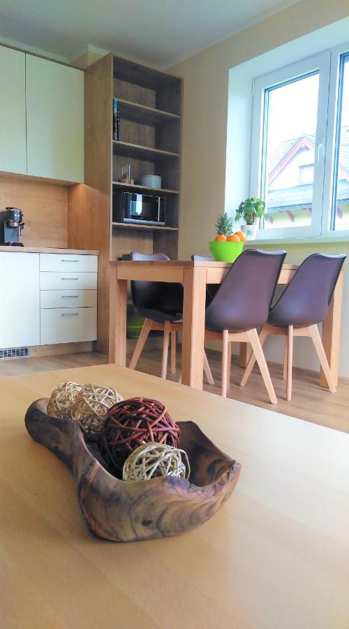 Elejan Apartment เบเชนยอวา ภายนอก รูปภาพ